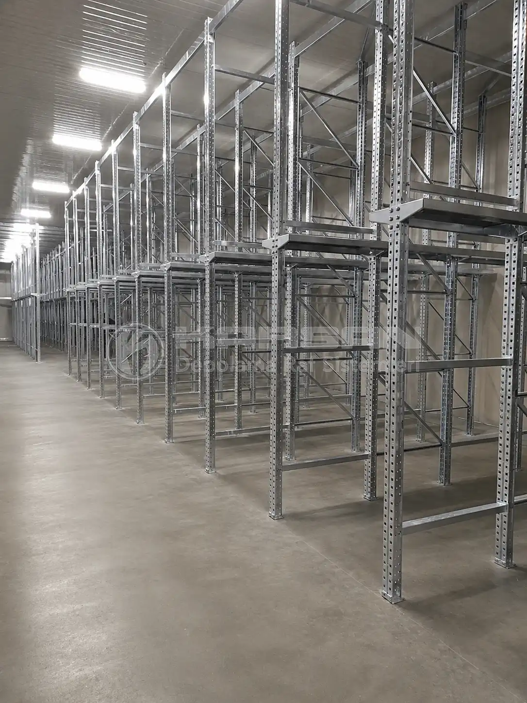 Çok Sıralı Galvaniz Drive In Rafı